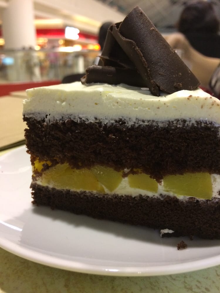 Ms Polly's Chocolate Cake with Peaches and Cream